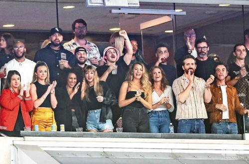 最新狗仔队爆料新闻,明星夫妻甜蜜瞬间被狗仔队捕捉，细节曝光引热议